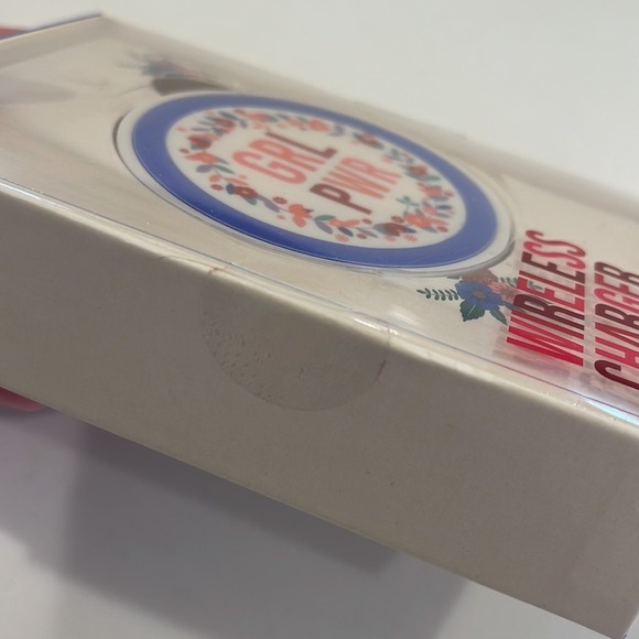 NWT Wireless Phone Charger - Picture 3 of 4